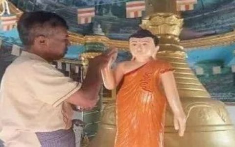 ​缅甸有尊佛像“哭”了：你们到底要我竖几指？
