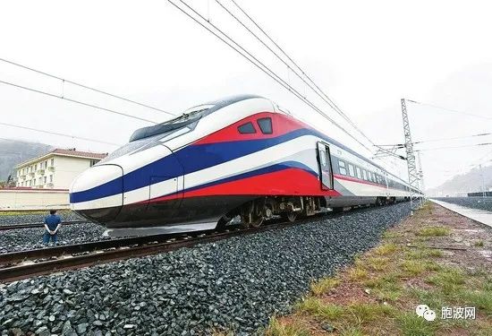 东南亚播主谈中-老铁路启示：Z国带来发展，M国带来混乱（附视频）