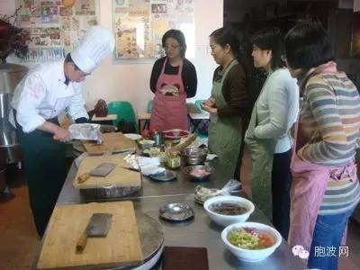 曼德勒：缅中合作举办中餐厨艺培训班