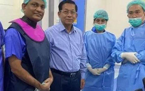 印度专家为缅甸军方老大的孙子手术