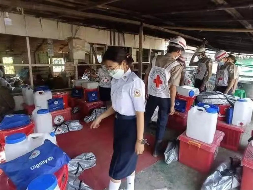 缅甸日增确诊破3000  确诊率逼近10%  再有中缅航班被熔断  瑞丽发现奥密克戎