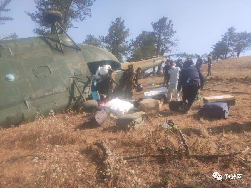 军方一架载运高考试卷的直升机坠毁