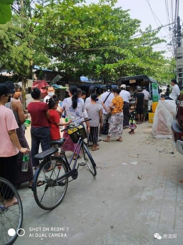缅甸​油价（食油燃油）上涨，民众苦不堪言！