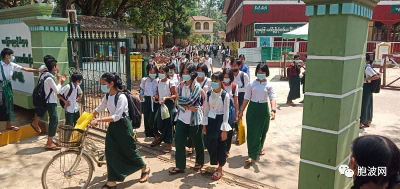 全缅甸九年级中学生初中政府考试于昨日开始举行