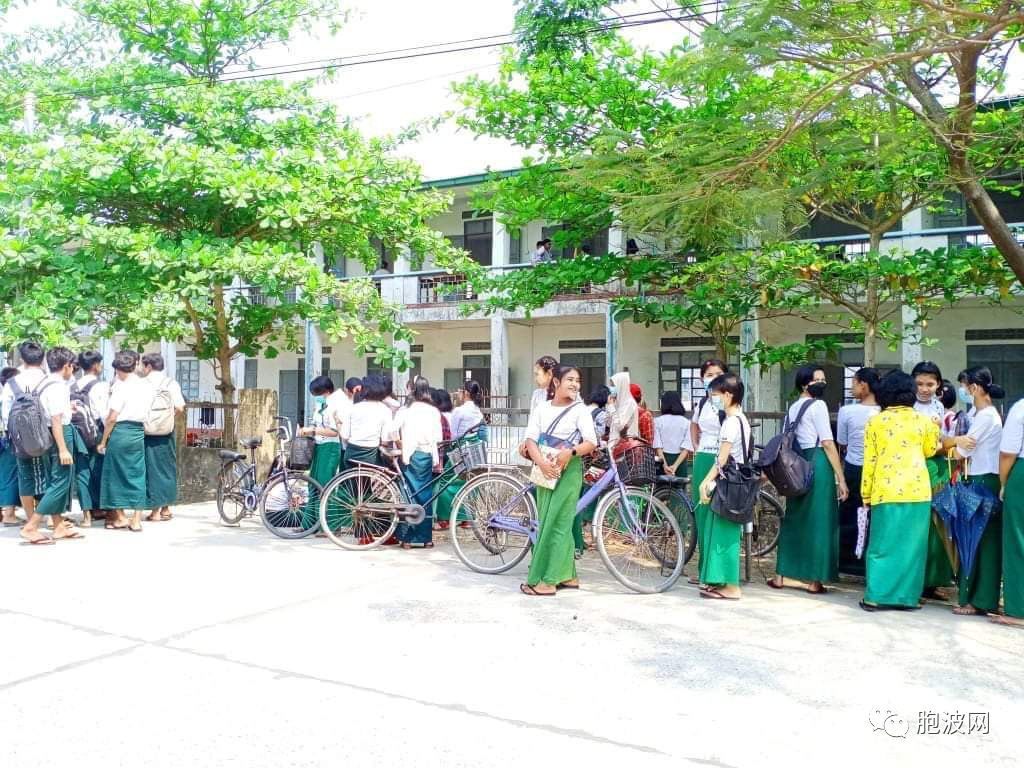 全缅甸九年级中学生初中政府考试于昨日开始举行