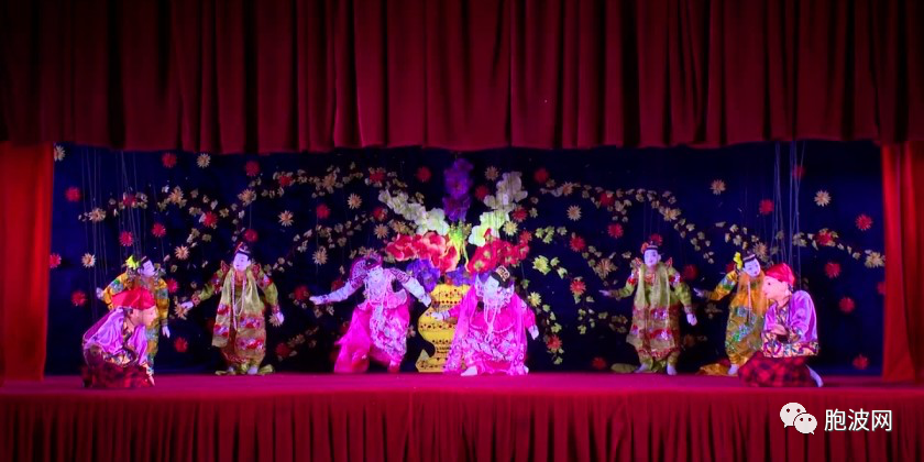 澜湄国家木偶节在曼德勒耶德纳蓬礼堂线上举行
