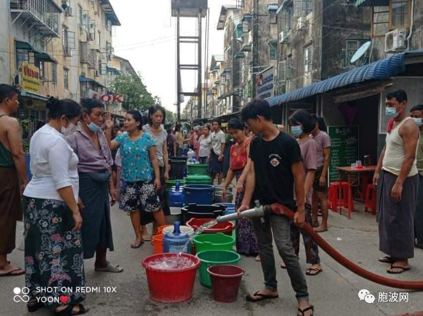 连锁效应：仰光停电导致水慌！