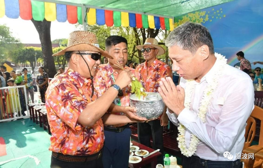 ​缅甸军方老大在哪儿过泼水节？两邻国总领事曼德勒参加中军区泼水节活动