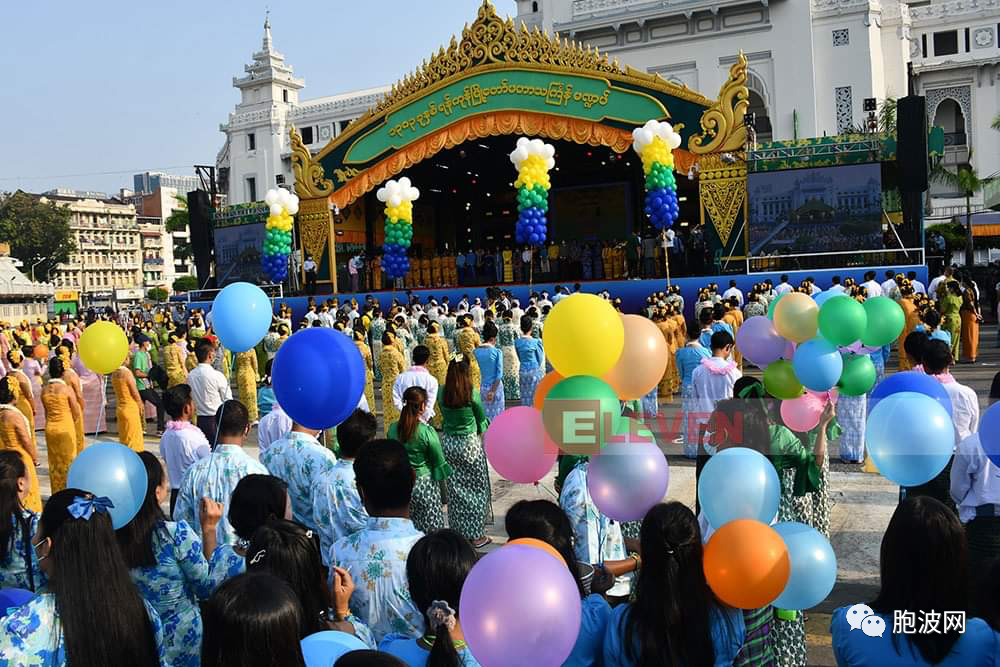 月13日泼水节预庆日的仰光"