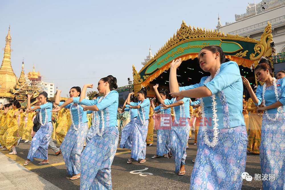 月13日泼水节预庆日的仰光"