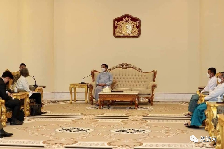 即将离任的澳大利亚驻缅甸大使与看守政府总理会见