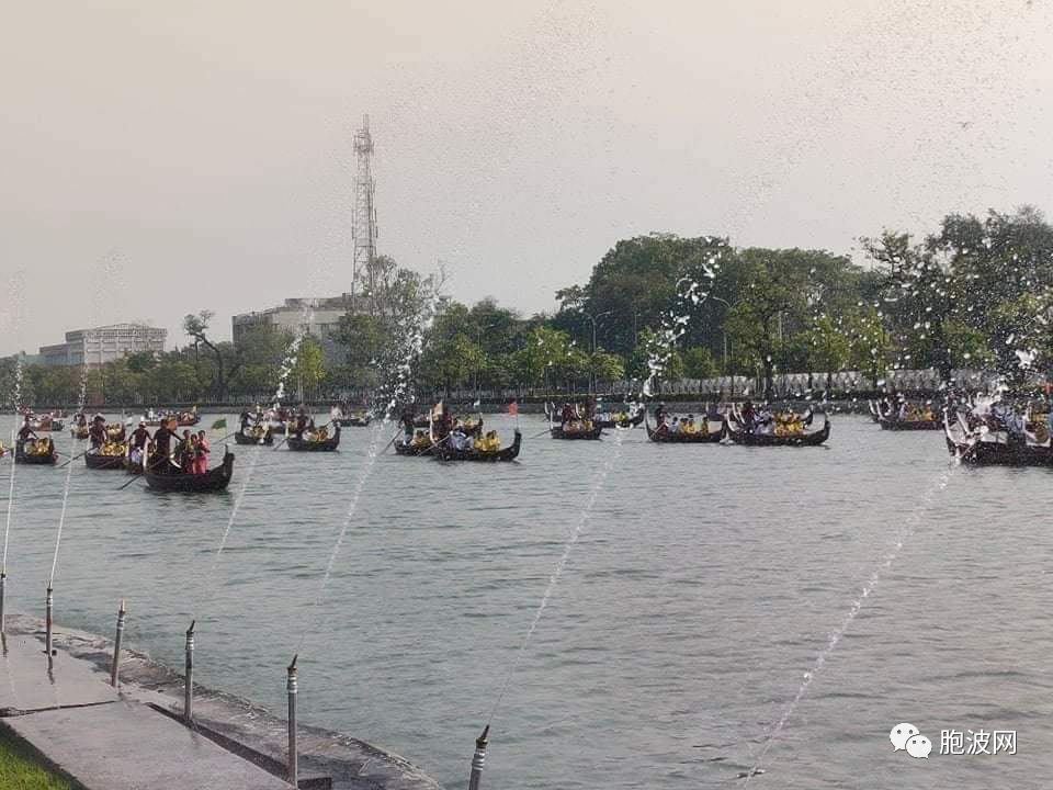 抵制的阴影下，曼德勒泼水节庆典照常举行