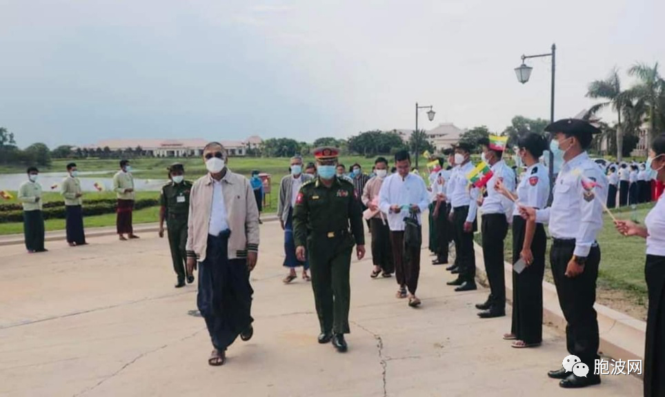 与军方和谈的第二家民地武启程抵达内比都