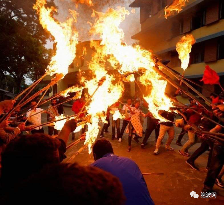 尼泊尔也发生因燃油慌而引发骚乱