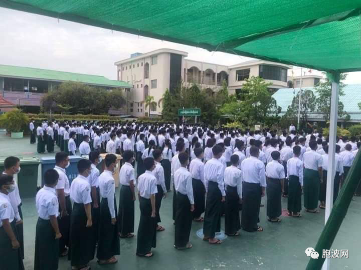 照片新闻：2022年6月2日全缅甸中小学校开学