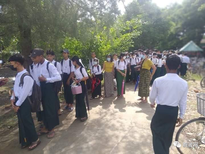 照片新闻：2022年6月2日全缅甸中小学校开学