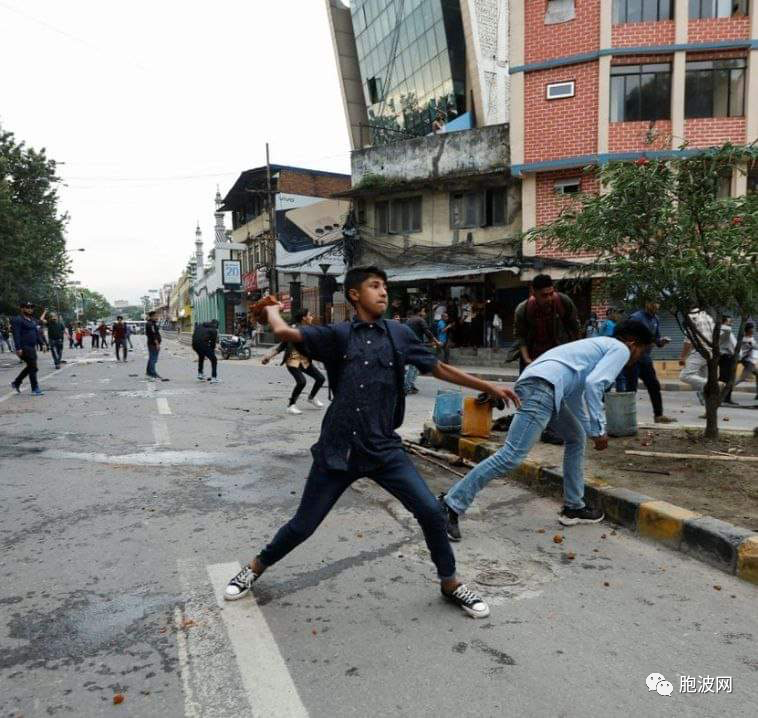 尼泊尔也发生因燃油慌而引发骚乱