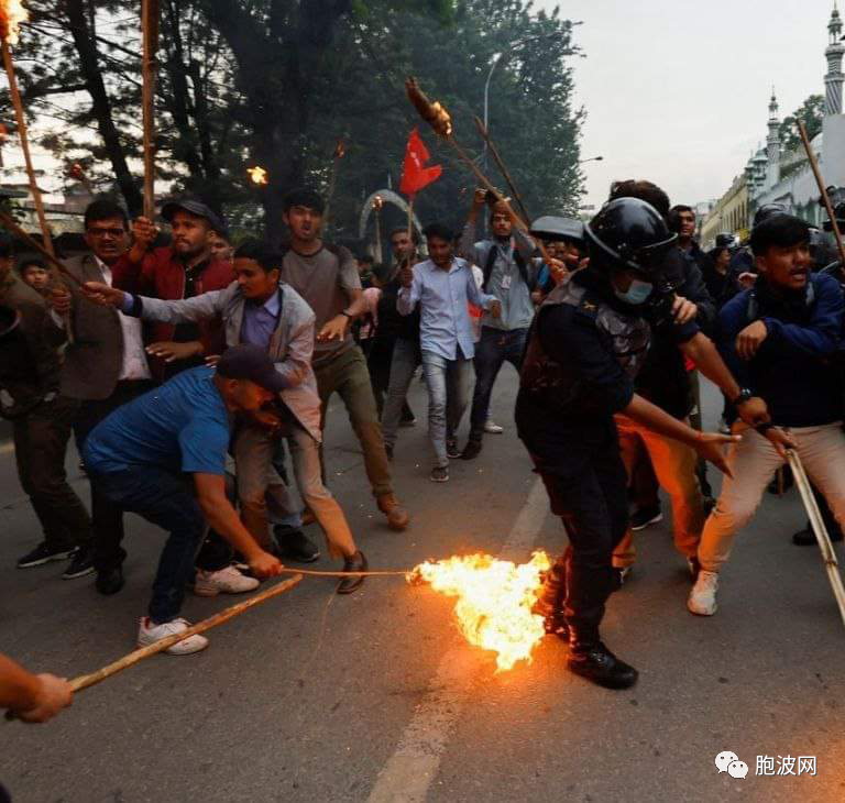 尼泊尔也发生因燃油慌而引发骚乱