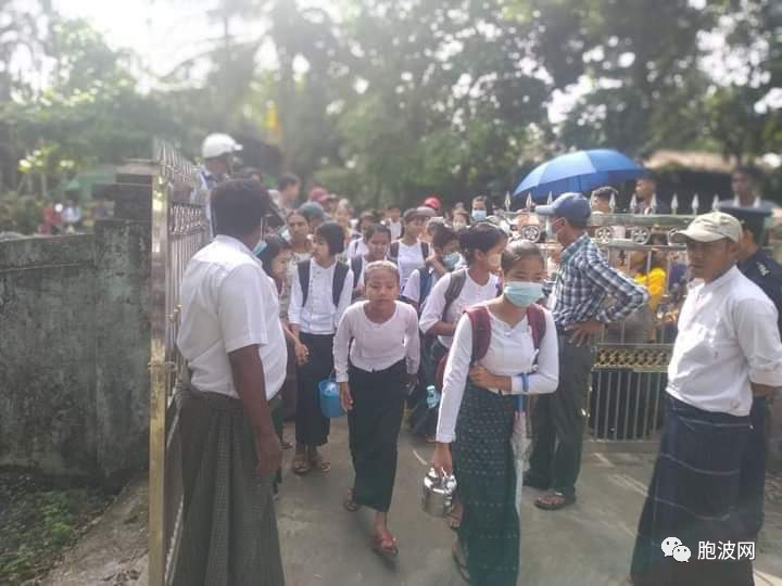 照片新闻：2022年6月2日全缅甸中小学校开学