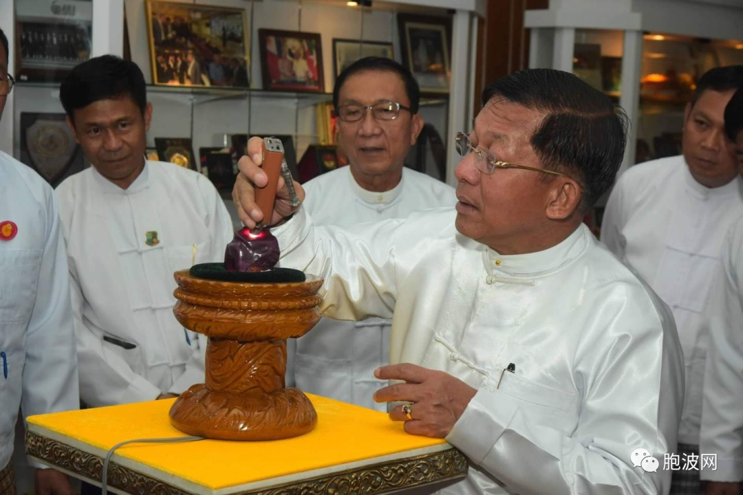 缅甸又出2789.25克拉的国宝级大红宝石！