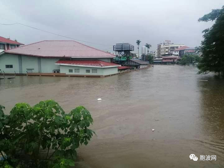 今早大雨曼德勒省彬乌伦多处被水淹！