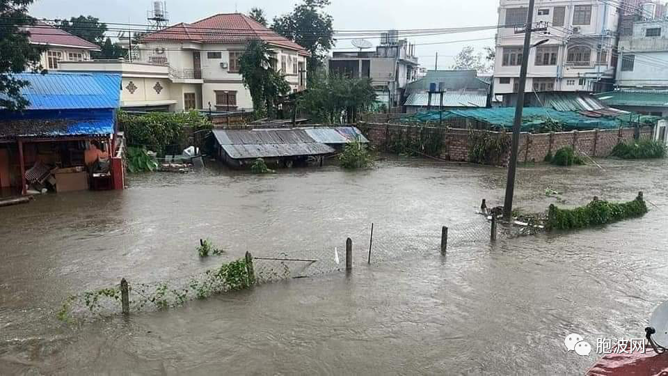 今早大雨曼德勒省彬乌伦多处被水淹！