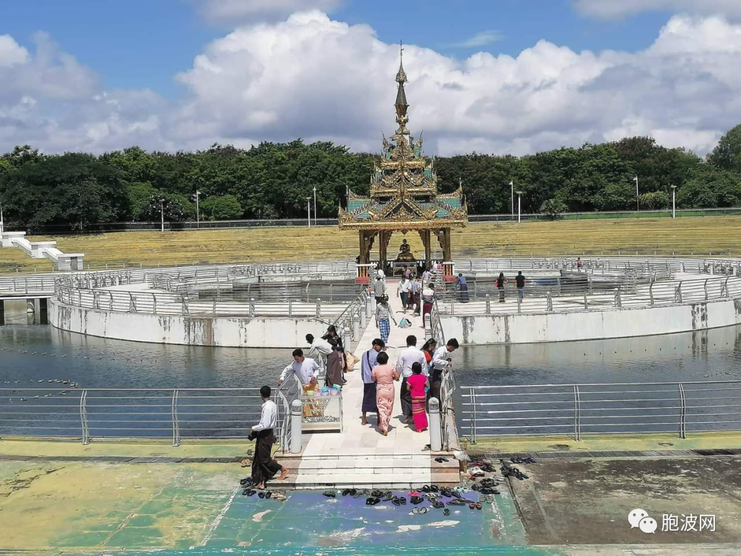 图片集：瓦索月盈节各地善男信女拜佛旅游