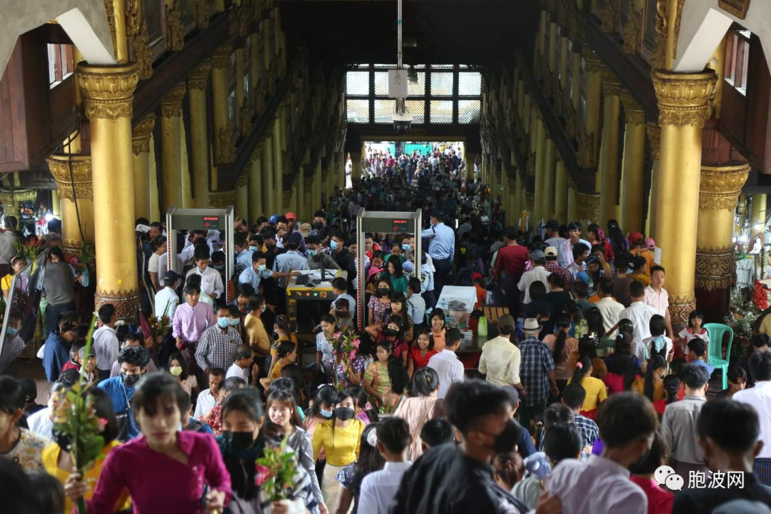 图片集：瓦索月盈节各地善男信女拜佛旅游