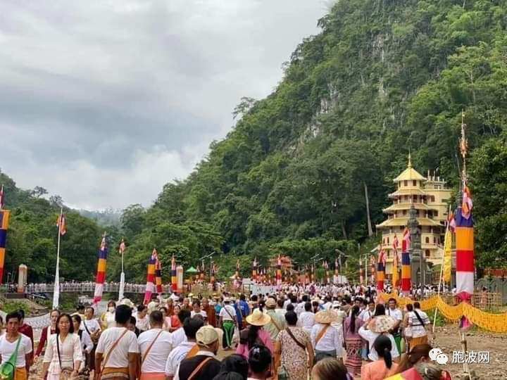 洞穴修炼三年三月三日的掸邦著名高僧今出山