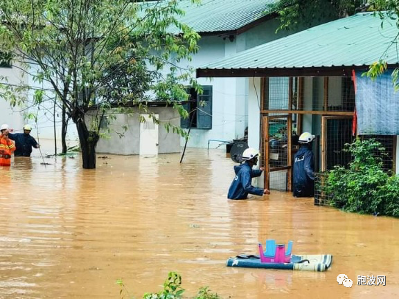 掸邦东部景栋市强降雨引发大水！