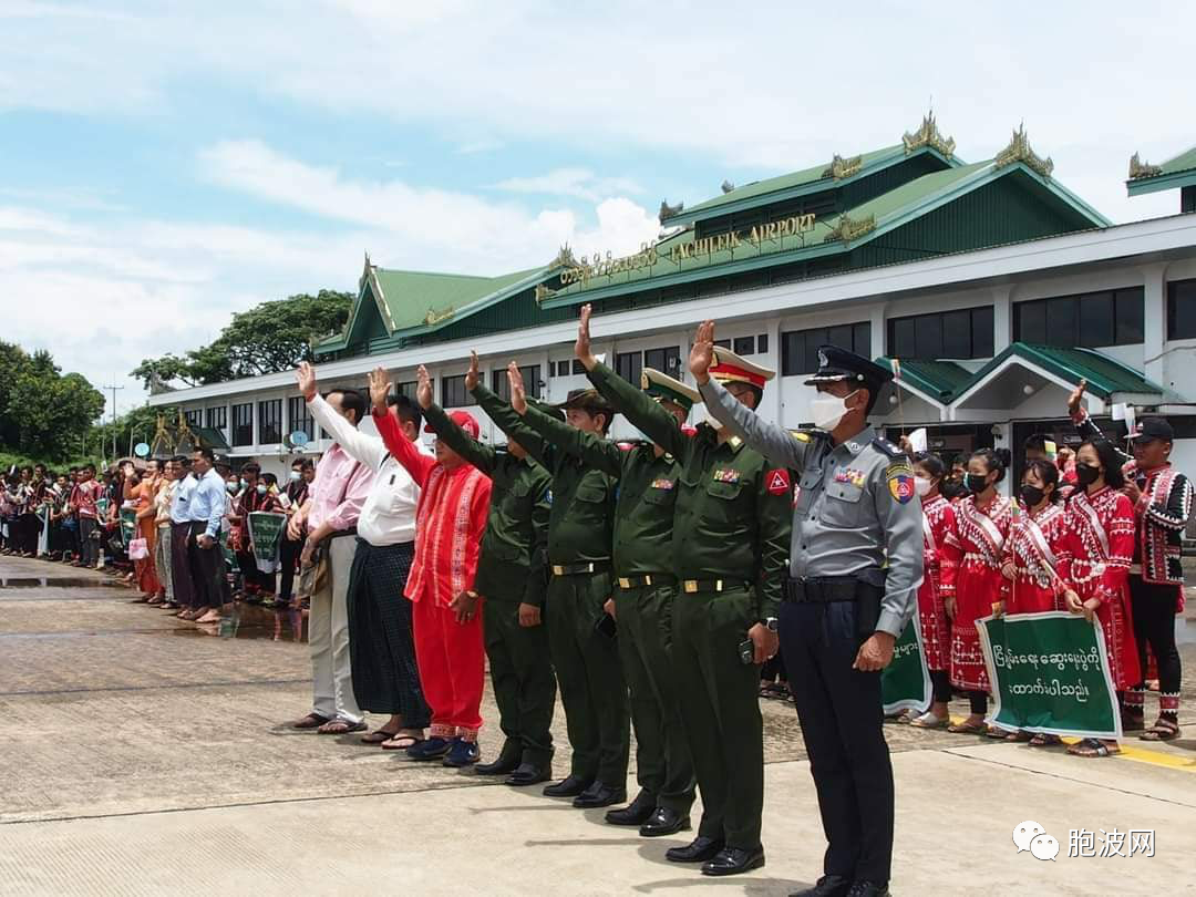 走秀的走秀何时了？与军方进行第二轮和谈的首批三家民地武抵达内比都