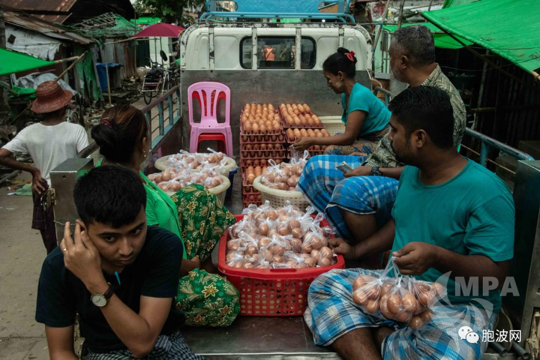 照片新闻：有清真寺售廉价鸡蛋，一千缅币6个鸡蛋！