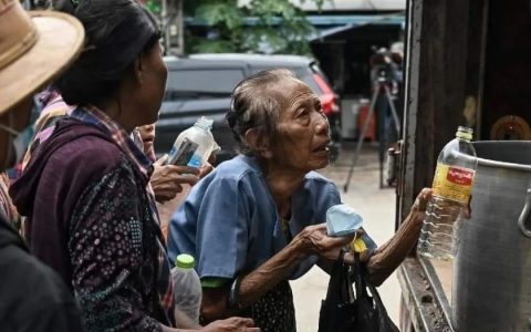 看图识缅甸：悲催的草根民生！