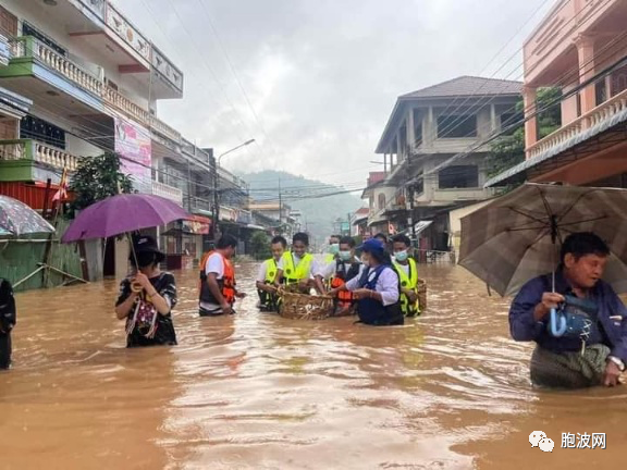 掸邦东部景栋市强降雨引发大水！