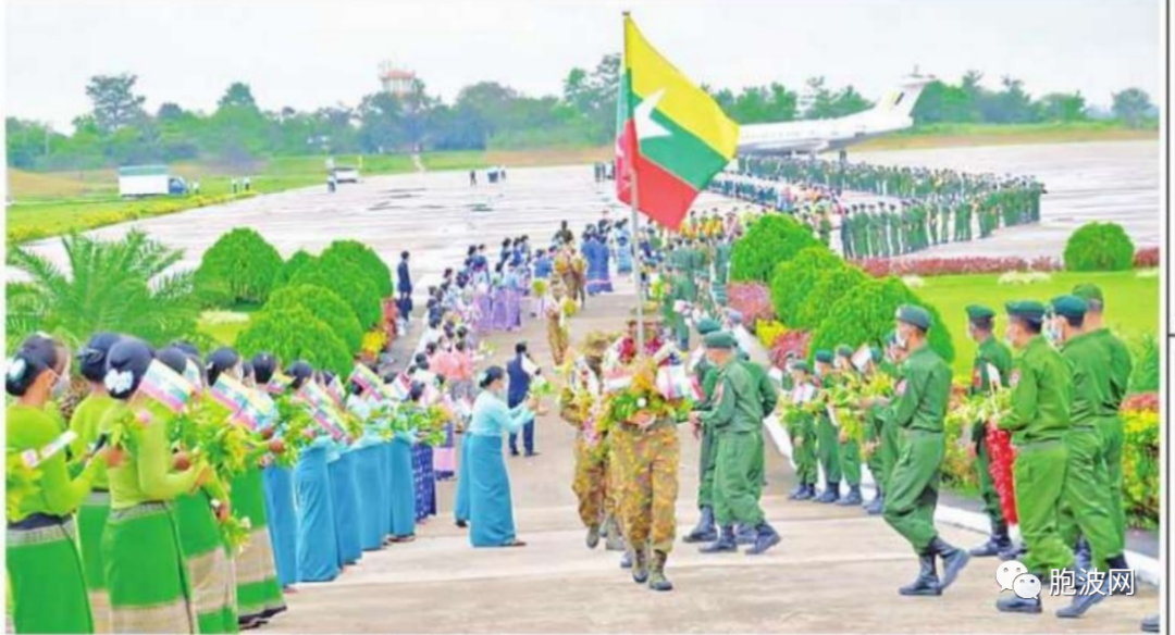参加俄罗斯举办的2022国际军事比赛的缅甸队归来