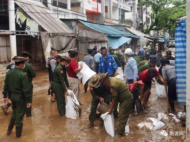 照片新闻：军方以行动拉拢民心？