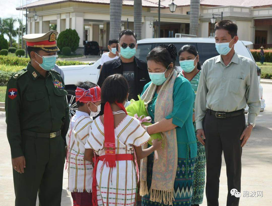 第二轮和谈又一批民地武代表抵达内比都