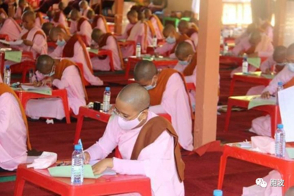 巴鸥少数民族地区将举办僧侣考试及颁奖活动