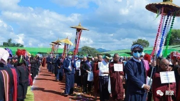 巴鸥少数民族地区隆重举行僧侣考试颁奖活动