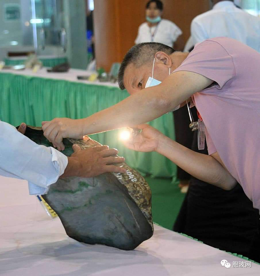 照片新闻 ：2022缅甸年中珠宝展第三天