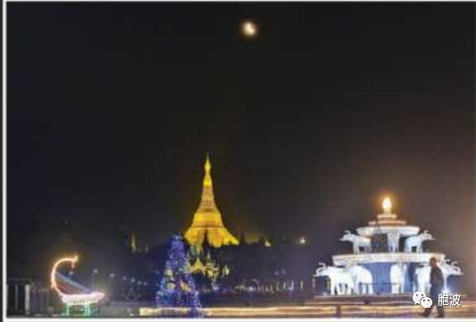 2022年11月8日缅甸天空出现天狗吃月亮！
