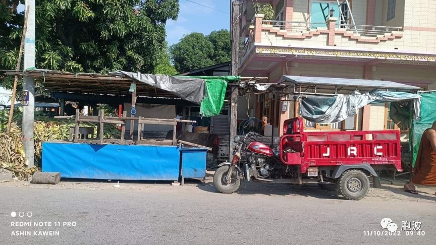 曼德勒寺庙附近住家和店铺被拆除