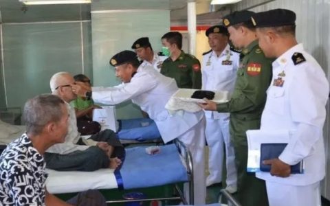 拉拢民心：缅甸军方海上医院巡医