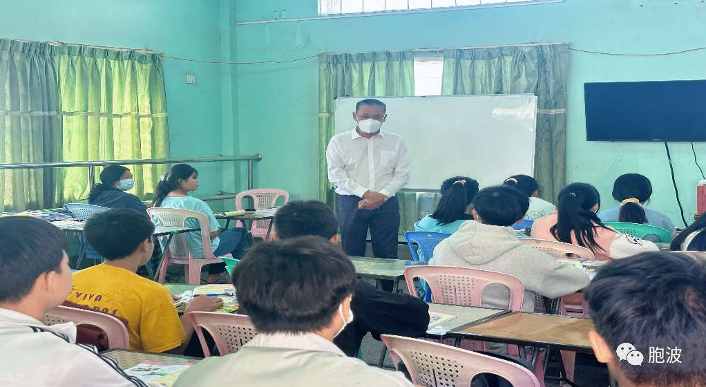 中国驻曼德勒总领事馆陈辰总领事莅临福庆学校视察