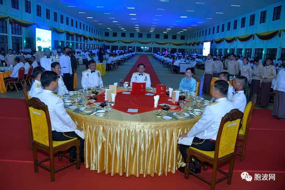 缅甸国防大学举行64期毕业典礼