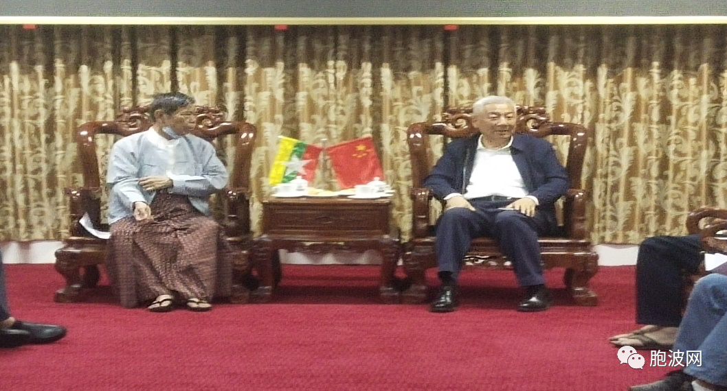 中国和平发展基金会驻缅甸办事处主任文德盛访问曼德勒金多堰