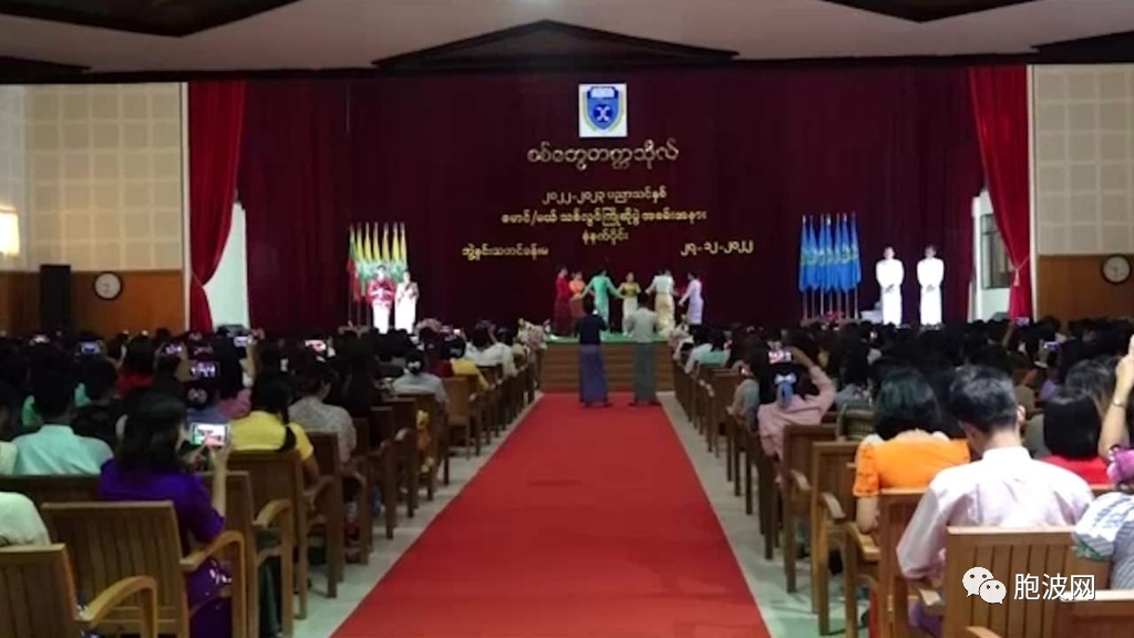 缅甸大学开学学生爆满！