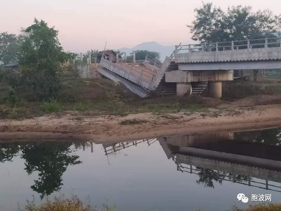 缅泰边境一过河桥梁又遭破坏！