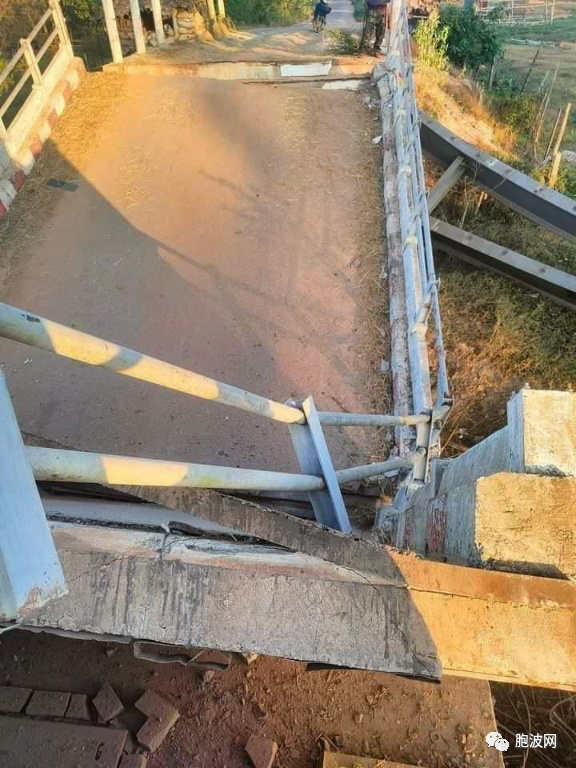 缅泰边境一过河桥梁又遭破坏！