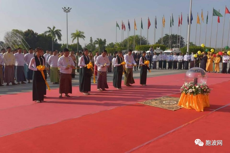庆祝75周年缅甸独立建国钻石纪念日青年书籍艺术展开幕